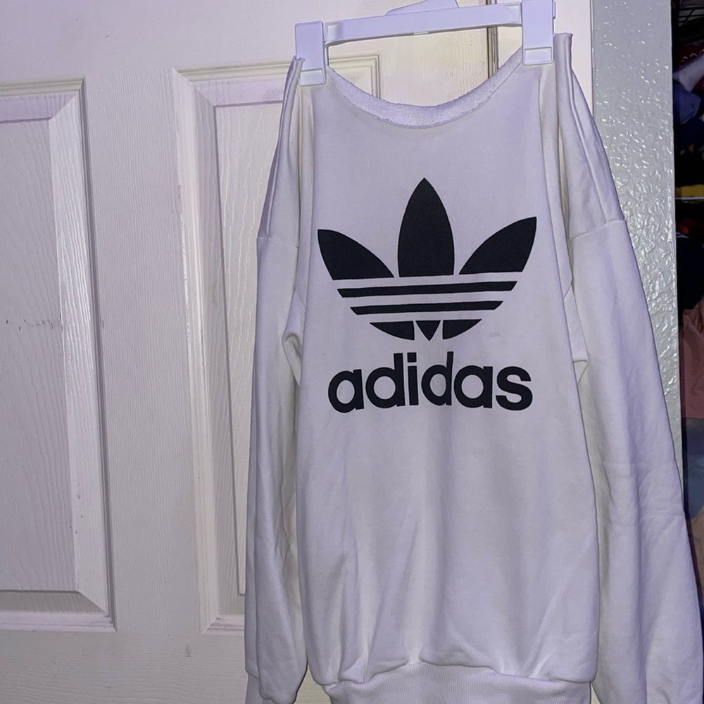 Adidas crewneck, white and black. Cute and basic and really comfy!